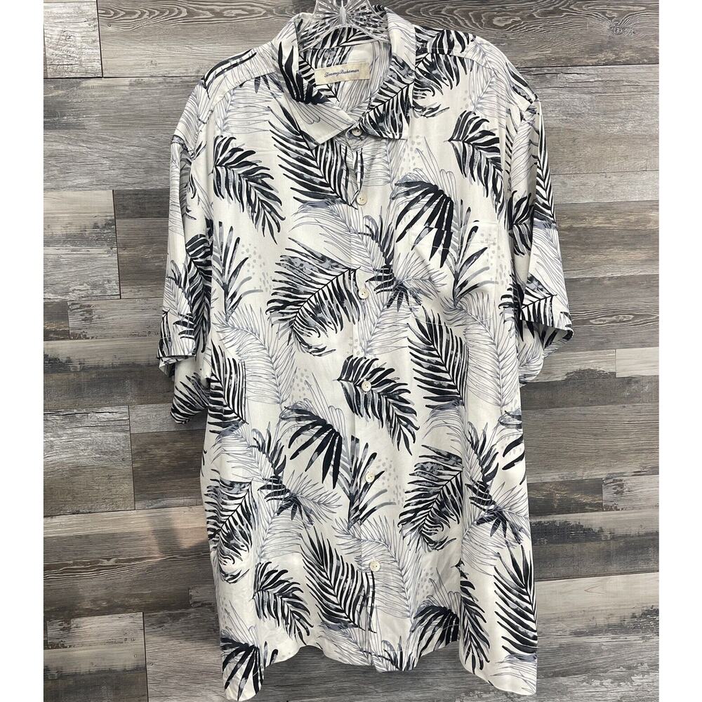 Tommy Bahama Shirt Men’s 2XL Floral 100% Silk Hawaiian Short Sleeve Preppy Beach